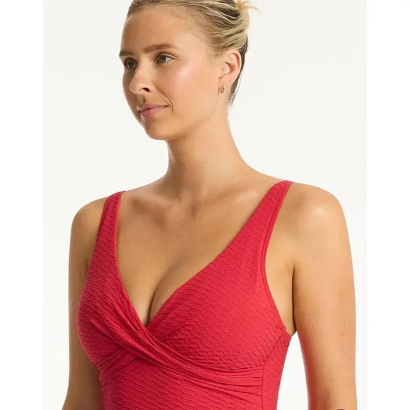 Sea Level NWT’s Honeycomb Cross Front One Piece. Size 6 - Picture 6 of 9